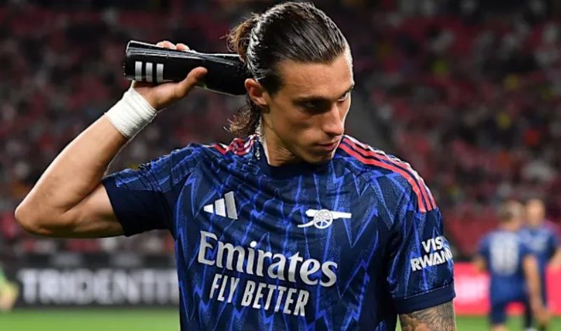 Anh gây ấn tượng bởi tinh thần chiến đấu bền bỉ, khả năng đọc trận đấu tốt và phong thái thi đấu điềm tĩnh