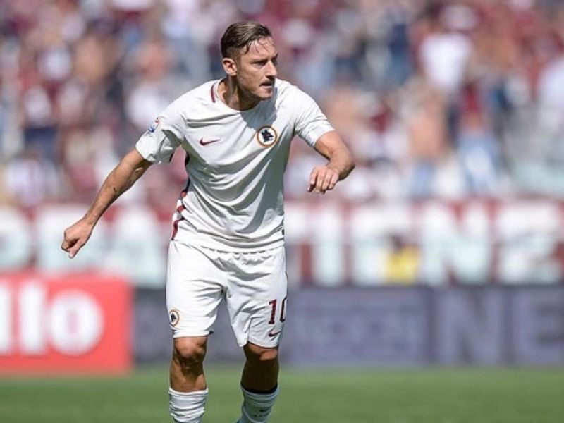 Chân trái ma thuật, nhãn quan xuất sắc