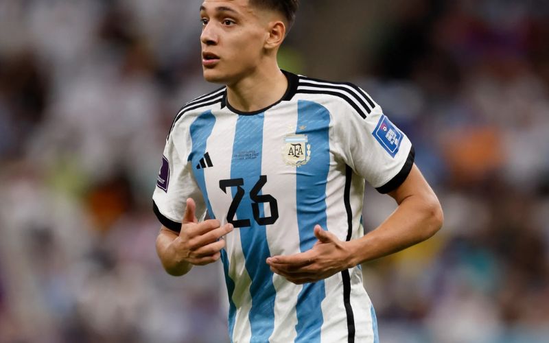  Nahuel Molina trở thành hậu vệ đáng tin cậy nhất Nam Mỹ.