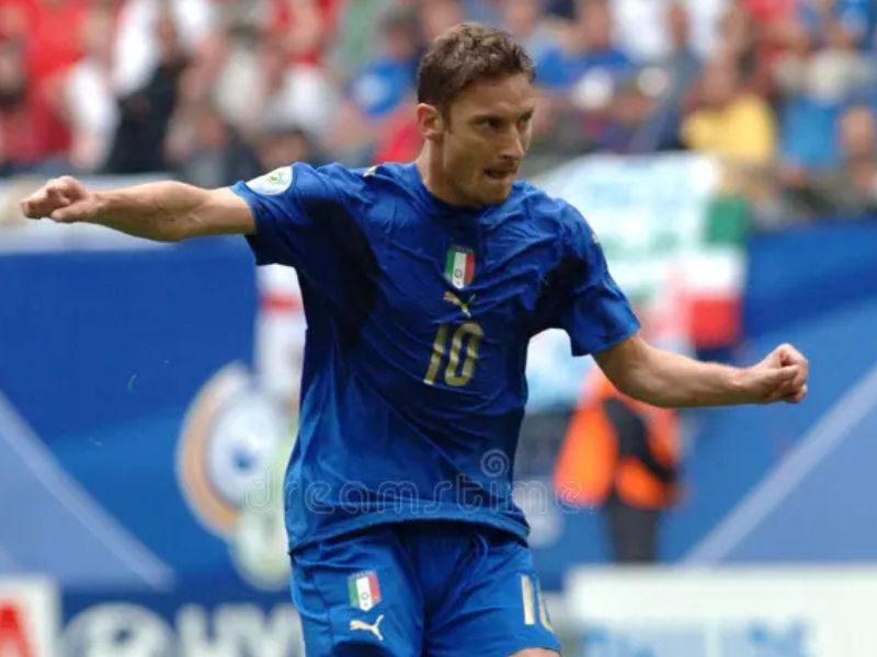 Totti cùng Italia chạm vinh quang World Cup 2006