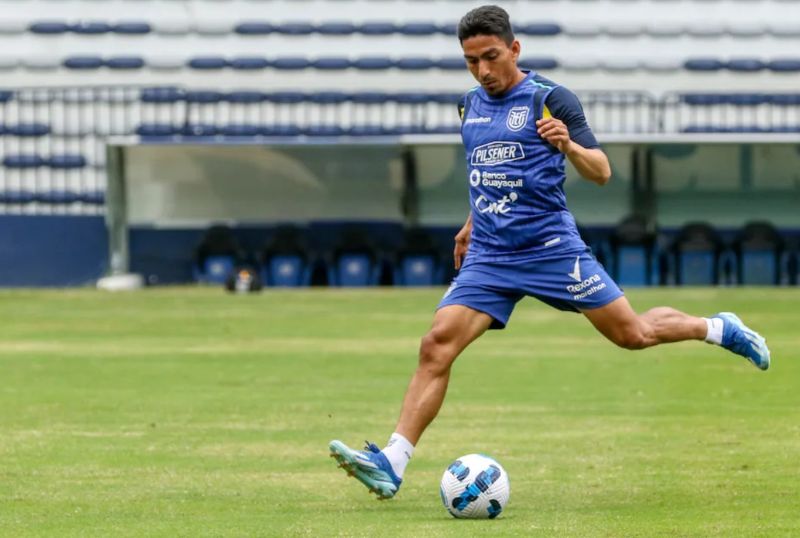 Với nhãn quan chiến thuật tinh tế, Ángel Mena luôn tạo ra những cơ hội nguy hiểm cho đội nhà